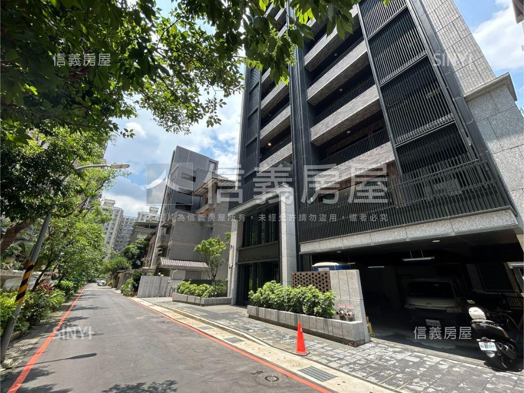 中央新村美兩房坡平車位房屋室內格局與周邊環境