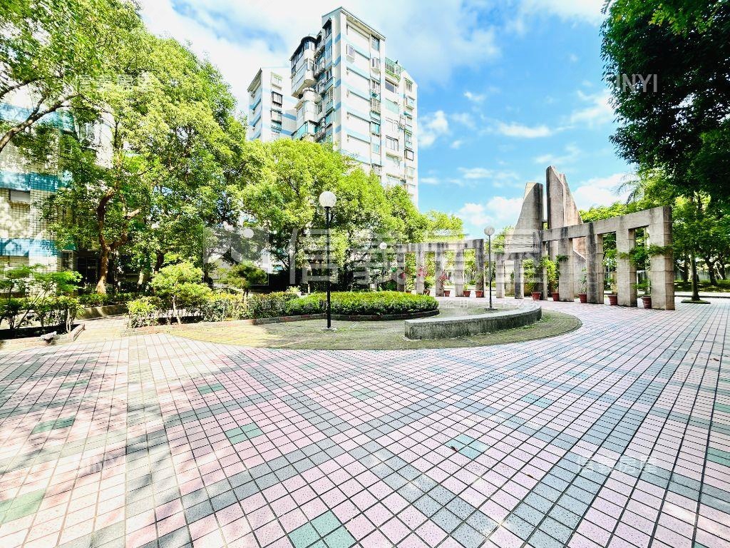 美麗華商圈綠意中庭三房房屋室內格局與周邊環境