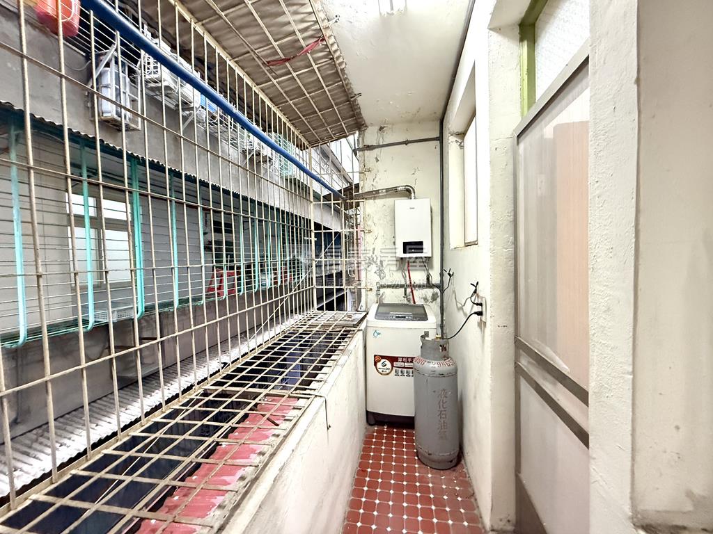 面樹海‧前後陽台方正美寓房屋室內格局與周邊環境
