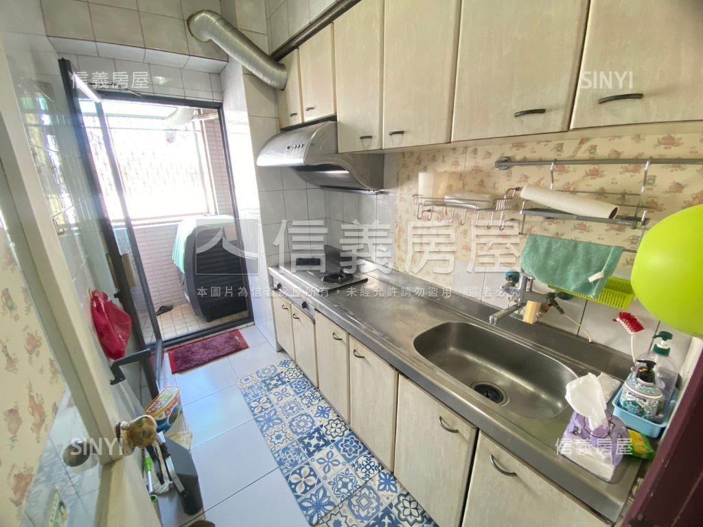 ㊝中華商圈三房平車房屋室內格局與周邊環境