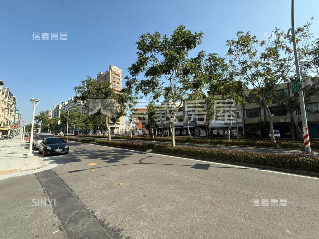 未來捷運南京正路角窗金店房屋室內格局與周邊環境