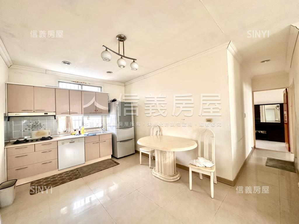 【新接】信義電梯★大空間房屋室內格局與周邊環境