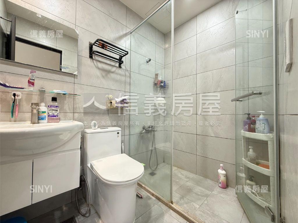 平鎮精華區美裝透天房屋室內格局與周邊環境
