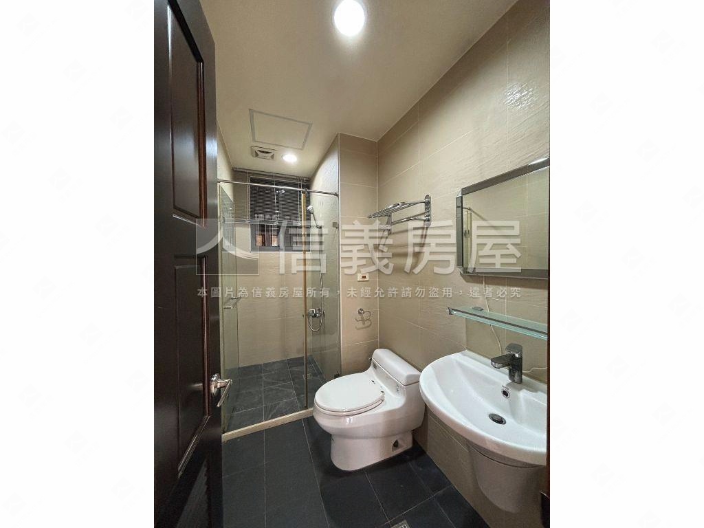 稀有釋出捷運景觀４房車位房屋室內格局與周邊環境