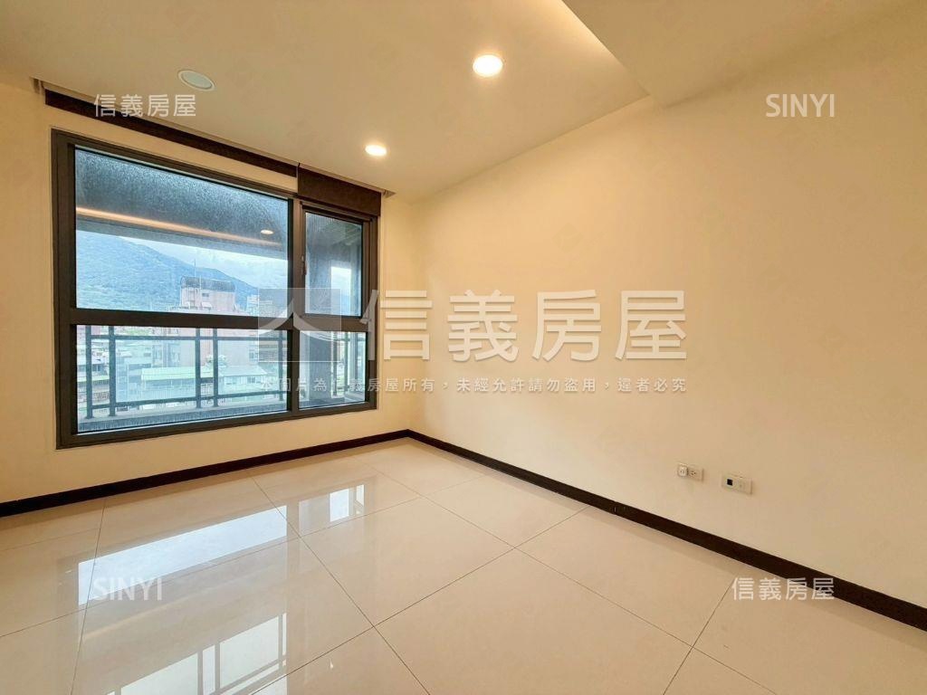 稀有釋出捷運景觀４房車位房屋室內格局與周邊環境