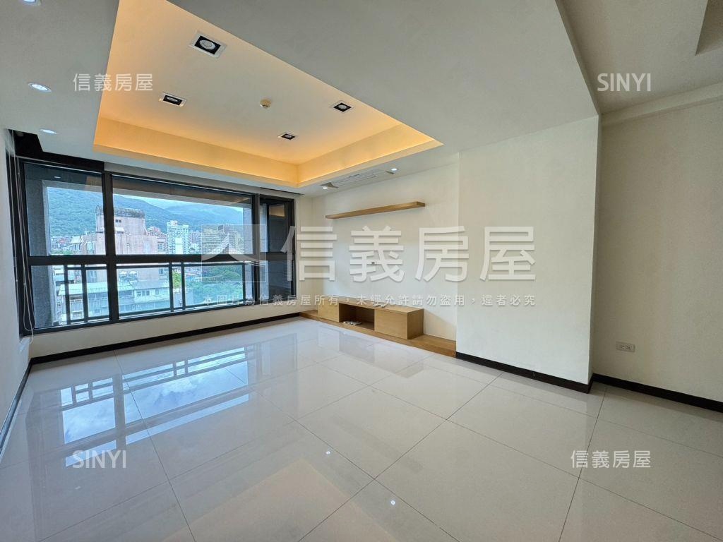 稀有釋出捷運景觀４房車位房屋室內格局與周邊環境