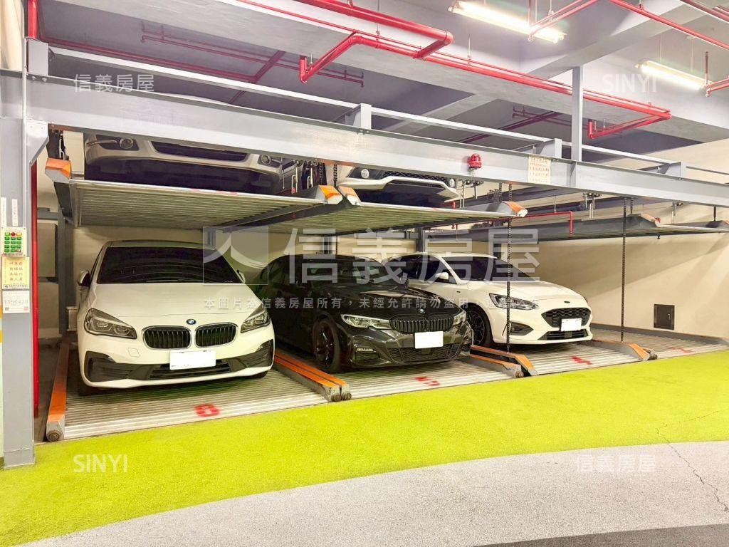 稀有釋出捷運景觀４房車位房屋室內格局與周邊環境