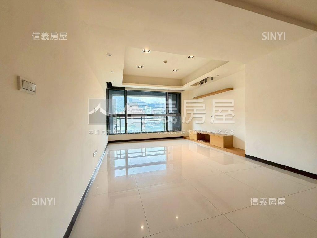 稀有釋出捷運景觀４房車位房屋室內格局與周邊環境