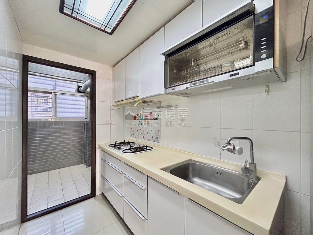 『高鐵區』溫馨優質三房房屋室內格局與周邊環境