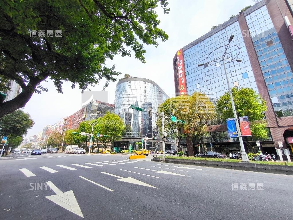 忠孝東頂級辦公房屋室內格局與周邊環境