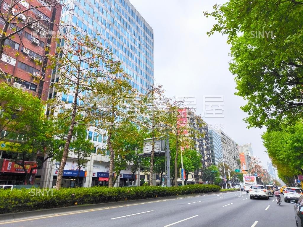 忠孝東頂級辦公房屋室內格局與周邊環境