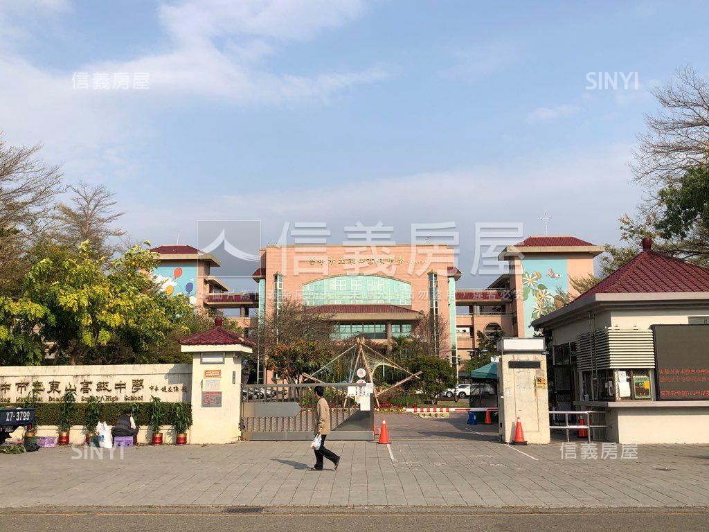 德鑫鑫時代一見傾心高樓戶房屋室內格局與周邊環境