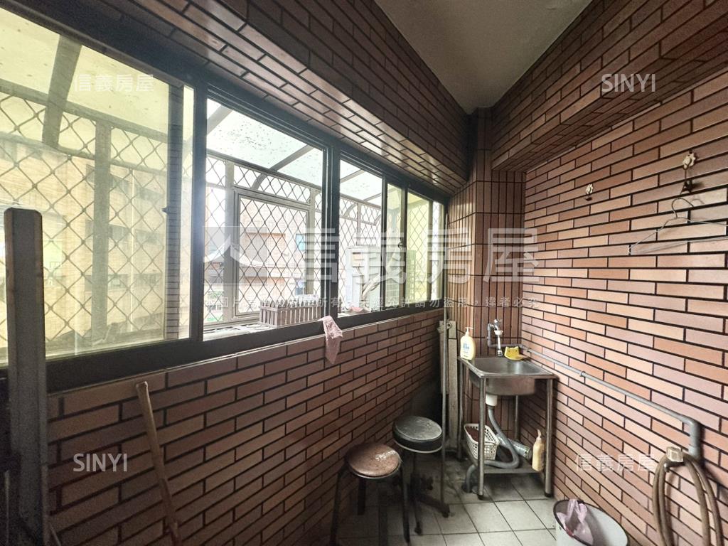 光復新座邊間豪景房屋室內格局與周邊環境