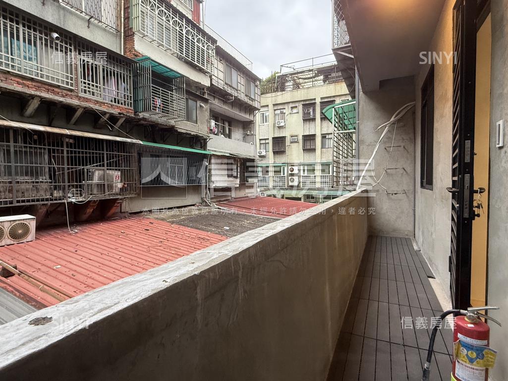 雙園全新裝潢房屋室內格局與周邊環境