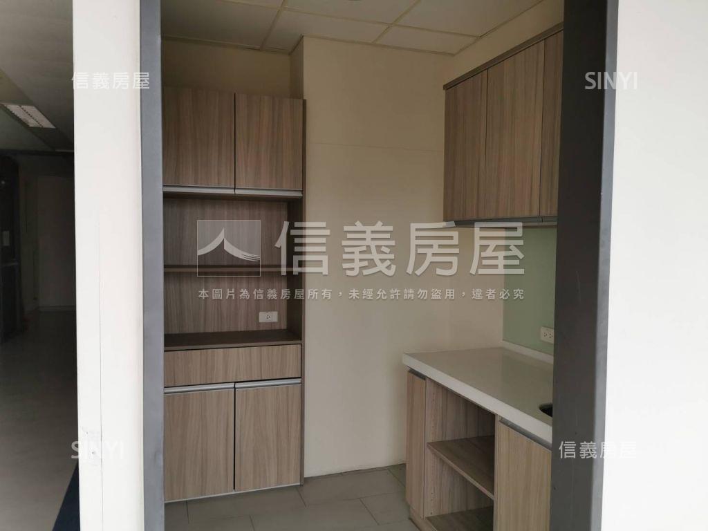 汐止南陽街鋼骨廠辦Ｂ房屋室內格局與周邊環境