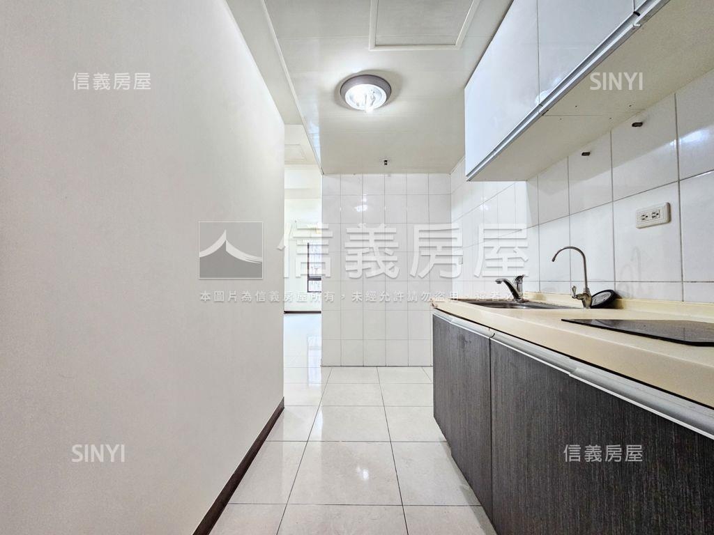 美麗歐洲溫馨套房房屋室內格局與周邊環境