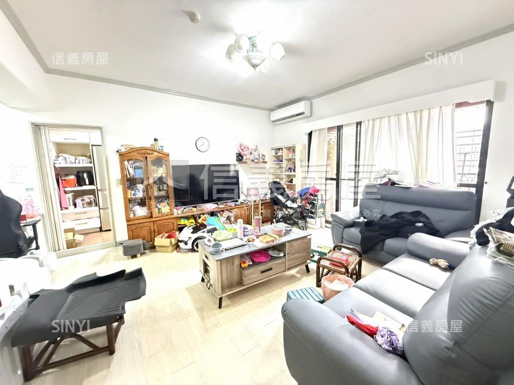 國泰名人朝南美景３房房屋室內格局與周邊環境