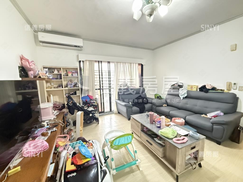 國泰名人朝南美景３房房屋室內格局與周邊環境