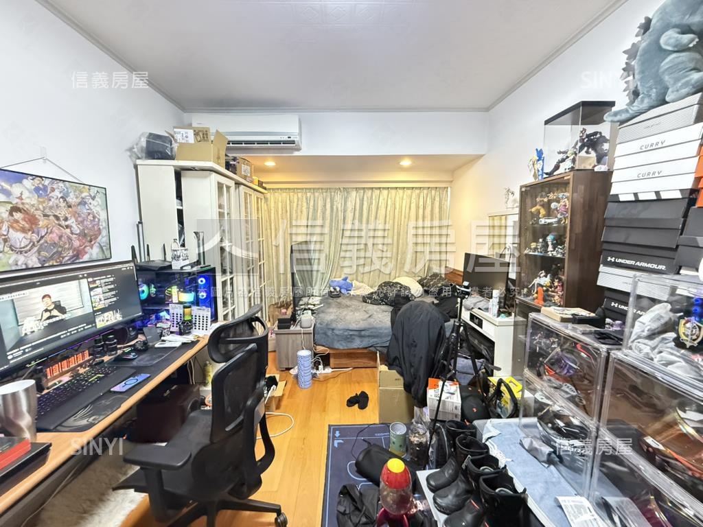 國泰名人朝南美景３房房屋室內格局與周邊環境
