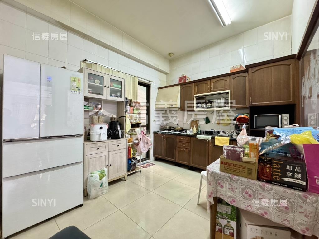 優秀！面寬約８米氣派別墅房屋室內格局與周邊環境