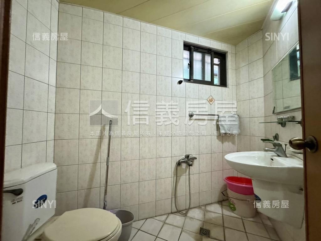 優秀！面寬約８米氣派別墅房屋室內格局與周邊環境