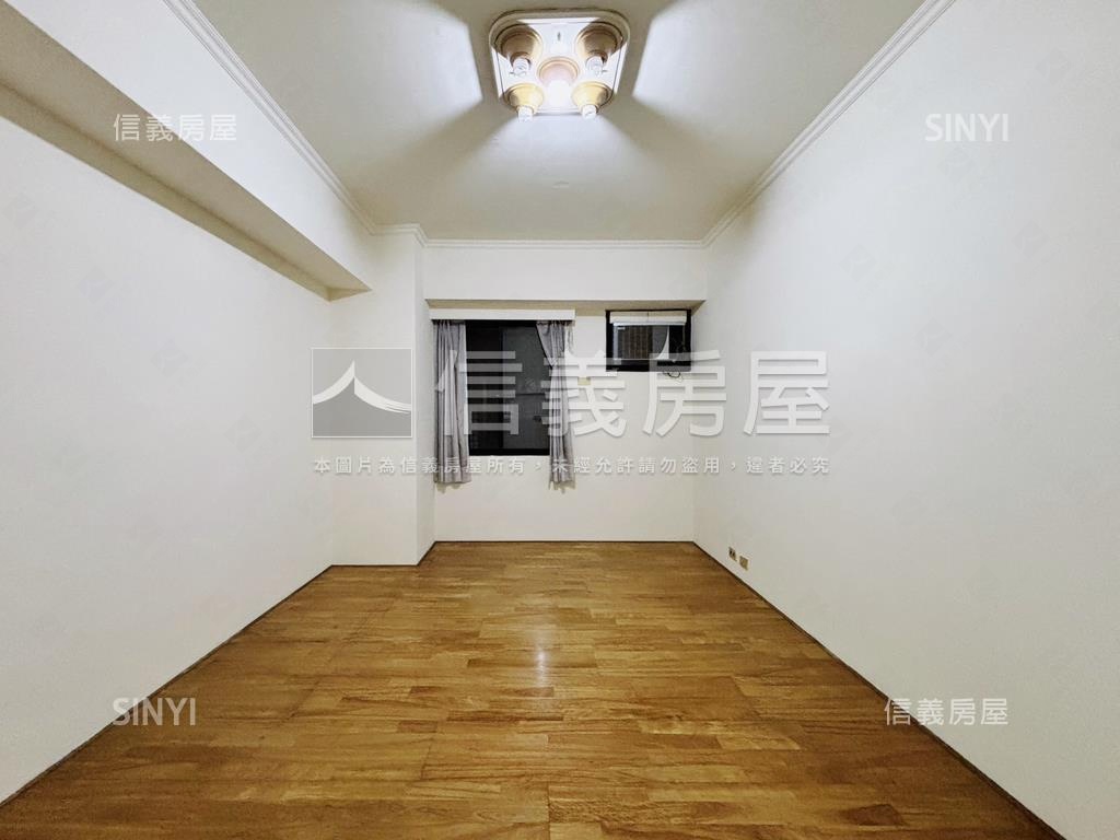 南區近高工雙陽台三房車位房屋室內格局與周邊環境