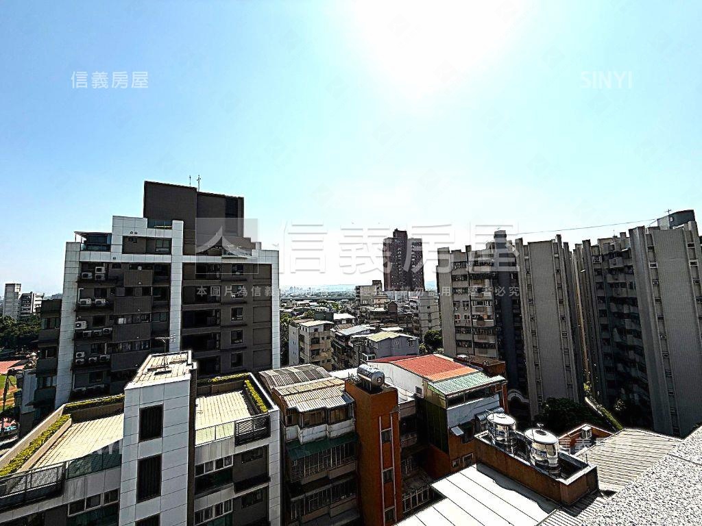 天母站前精緻露臺戶房屋室內格局與周邊環境