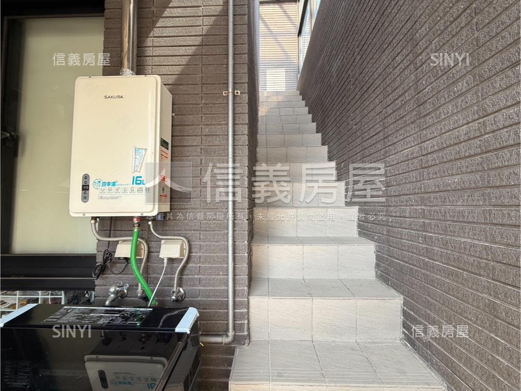 捷運２房精緻露臺戶房屋室內格局與周邊環境