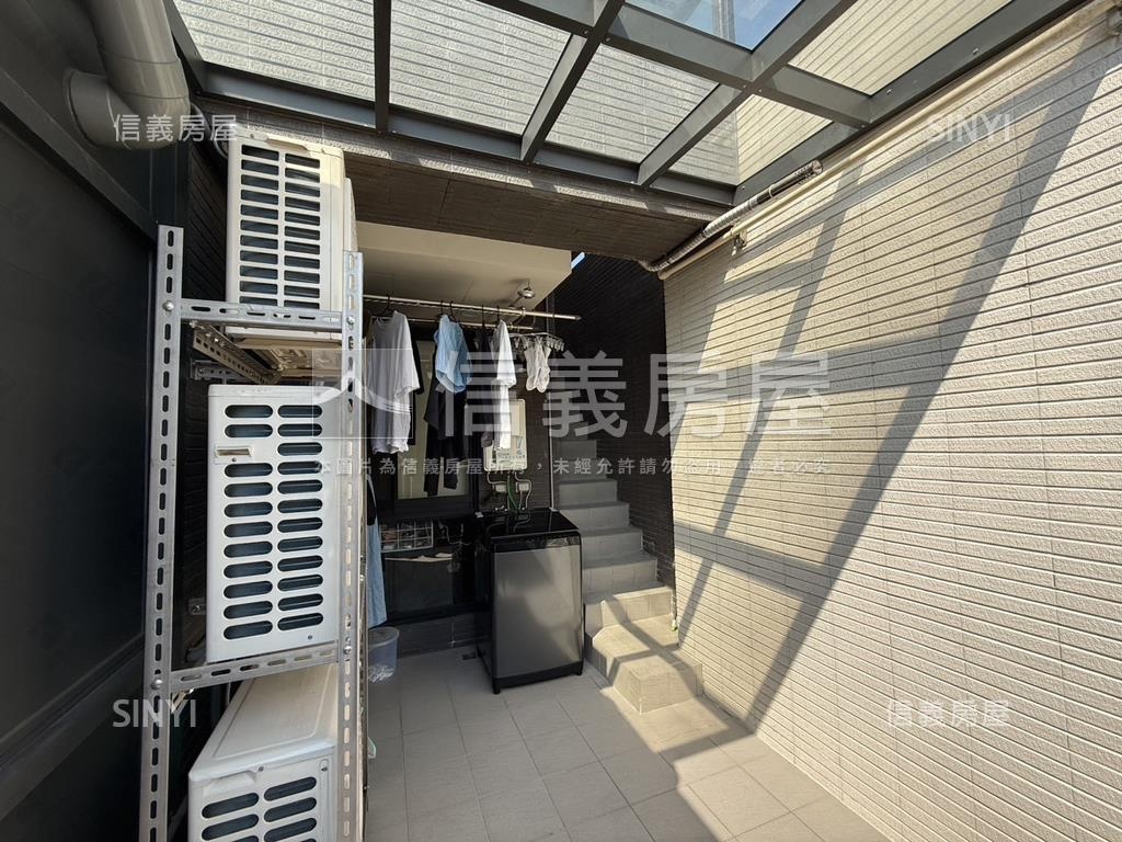 捷運２房精緻露臺戶房屋室內格局與周邊環境