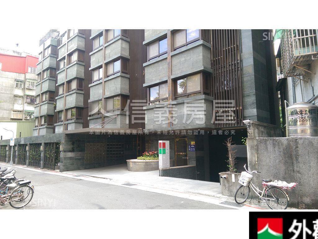 中正菁英獨立產權車位房屋室內格局與周邊環境