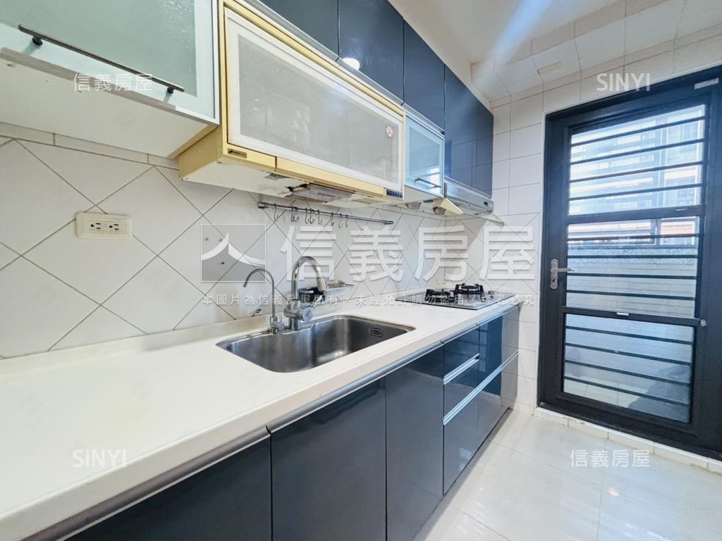 近捷運美麗殿三房平車讚房屋室內格局與周邊環境