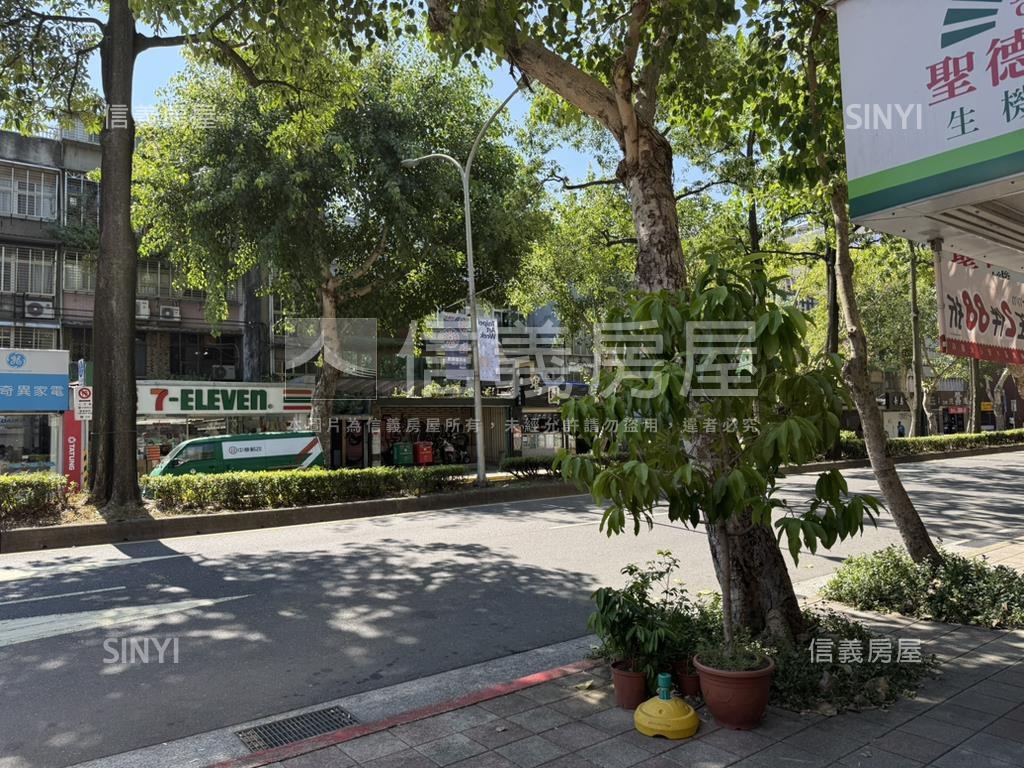 正民生東路黃金連鎖店面房屋室內格局與周邊環境