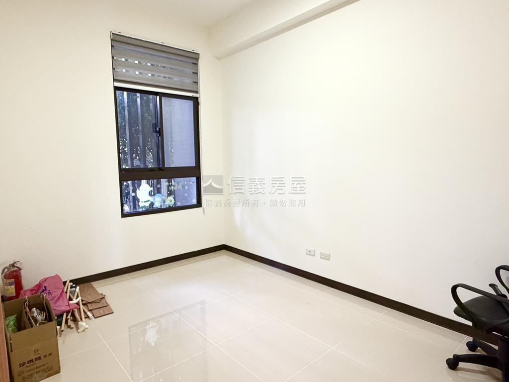 伴山景觀三房庭院戶房屋室內格局與周邊環境