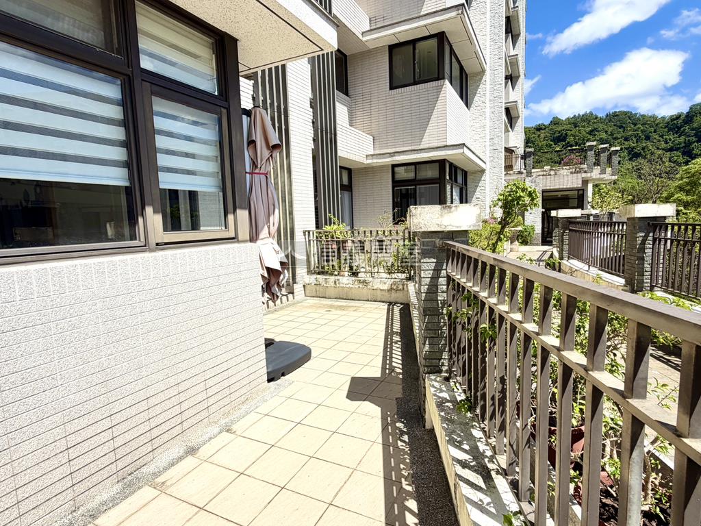 伴山景觀三房庭院戶房屋室內格局與周邊環境