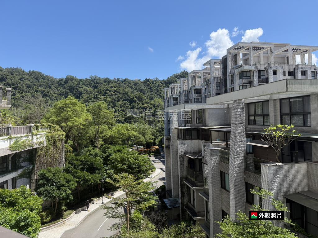伴山景觀三房庭院戶房屋室內格局與周邊環境