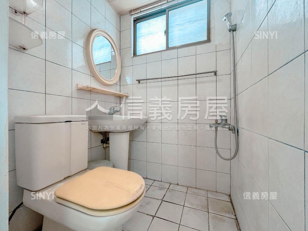 近水萍塭公園雙面採光套房房屋室內格局與周邊環境