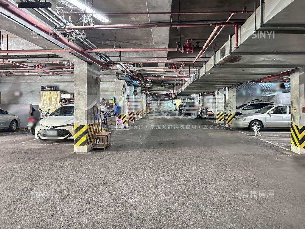 極品輕奢美妝２房車位房屋室內格局與周邊環境