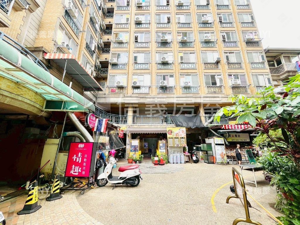 勤益科大電梯套房屋主誠售房屋室內格局與周邊環境