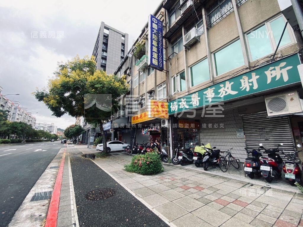 台北市近捷運黃金店面房屋室內格局與周邊環境