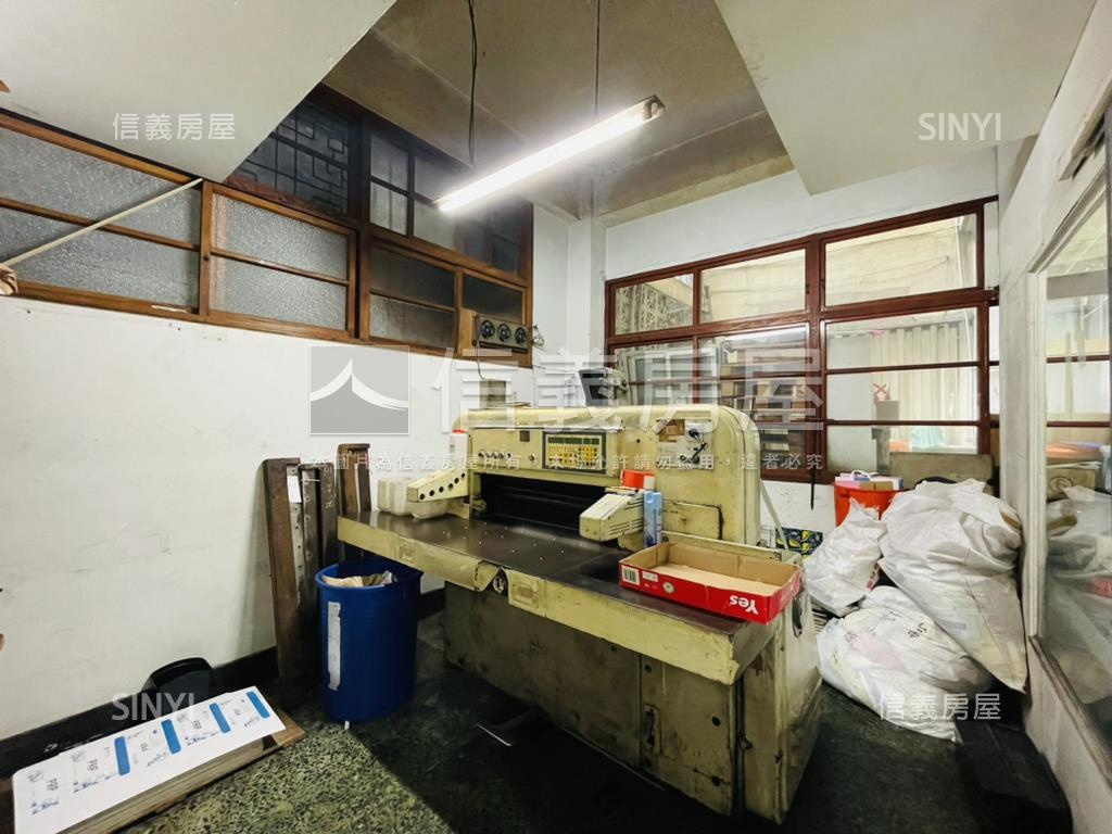 約８米大面寬臨路整棟透店房屋室內格局與周邊環境