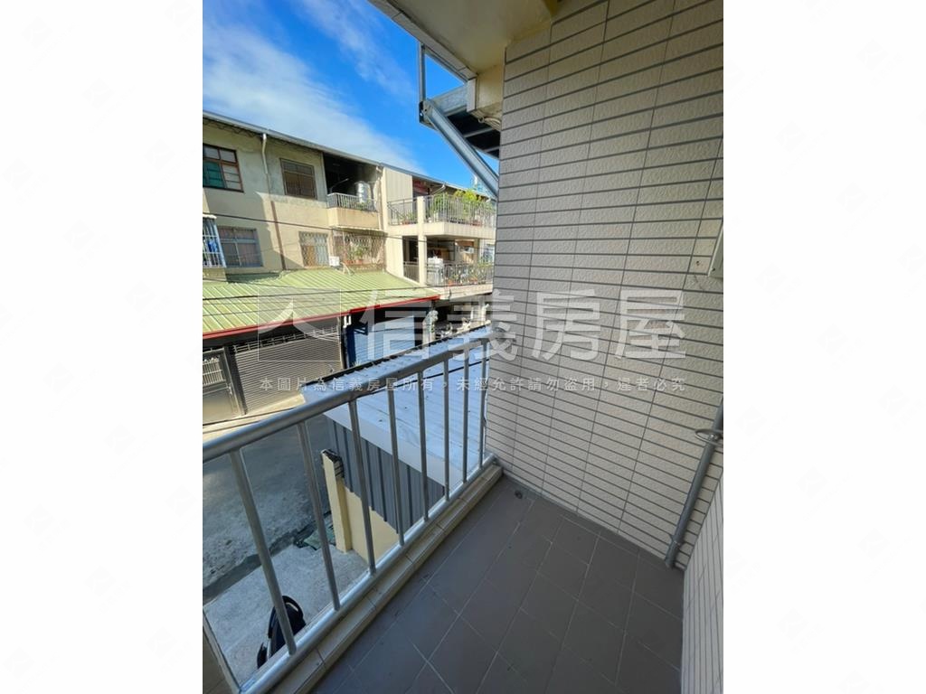 台鳳新整理透天房屋室內格局與周邊環境