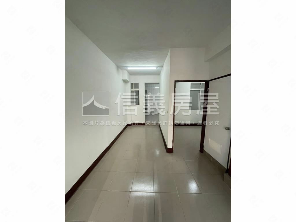 台鳳新整理透天房屋室內格局與周邊環境