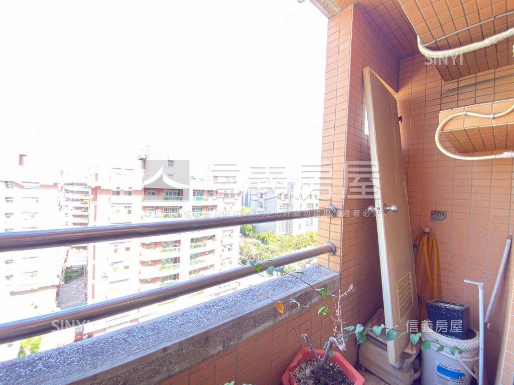 降價◆高樓視野三房附車位房屋室內格局與周邊環境