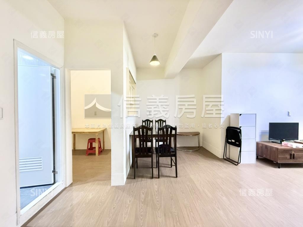 板橋站＃體育場＃公寓２樓房屋室內格局與周邊環境