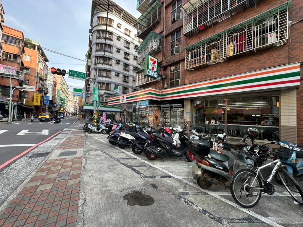 三民街收租金店面房屋室內格局與周邊環境
