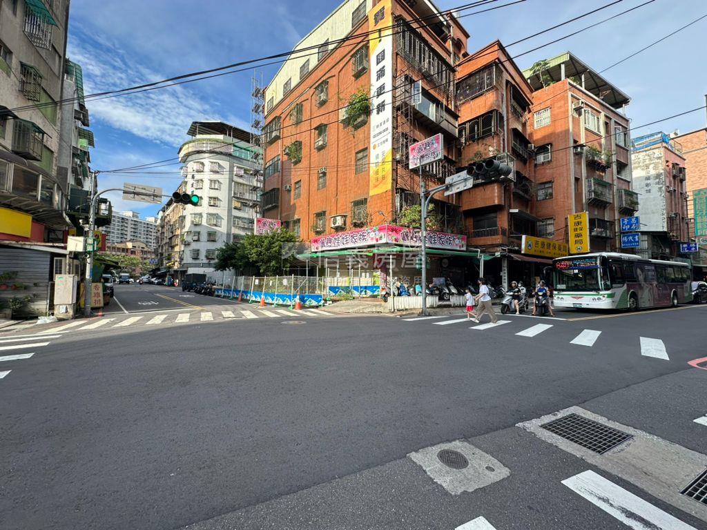 三民街收租金店面房屋室內格局與周邊環境