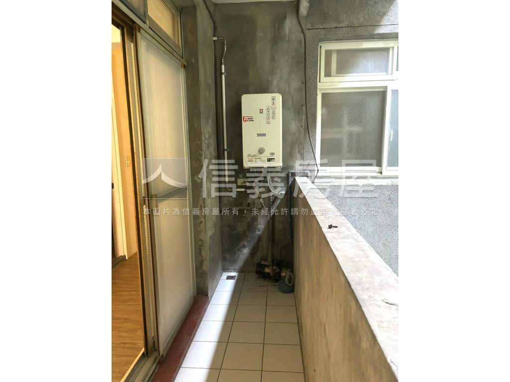 採光邊間大空間亮麗３房房屋室內格局與周邊環境