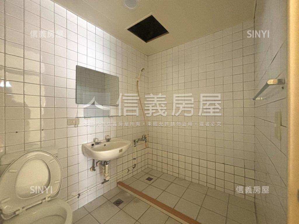 採光邊間大空間亮麗３房房屋室內格局與周邊環境