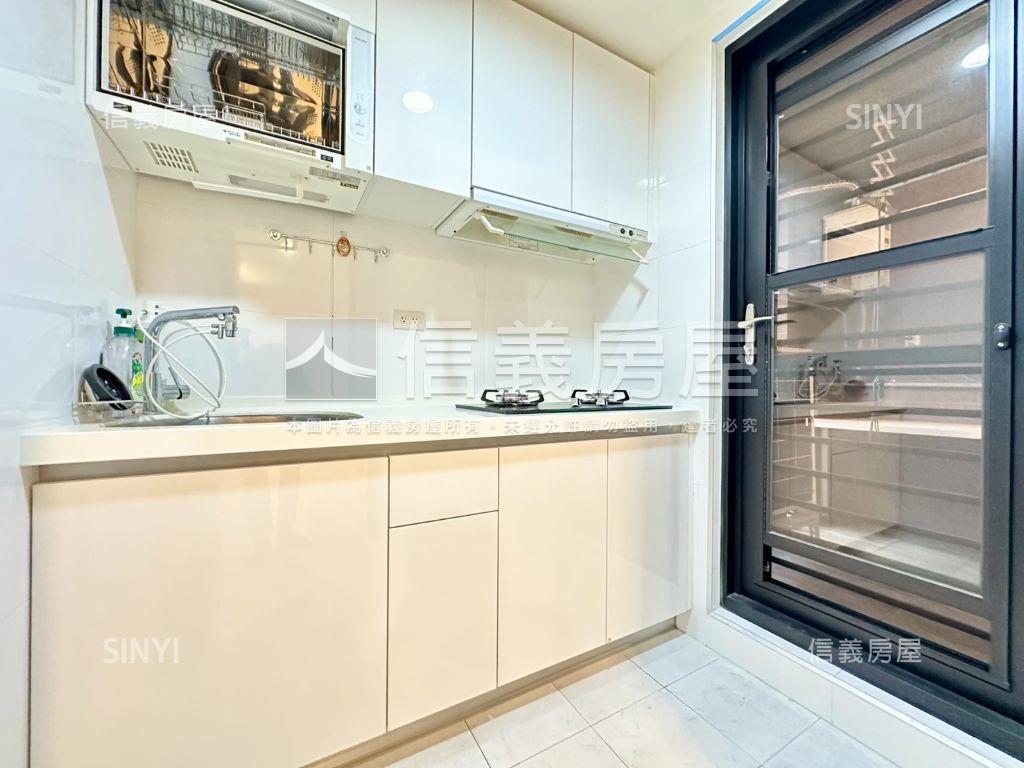 高樓採光捷仕堡２房車位房屋室內格局與周邊環境