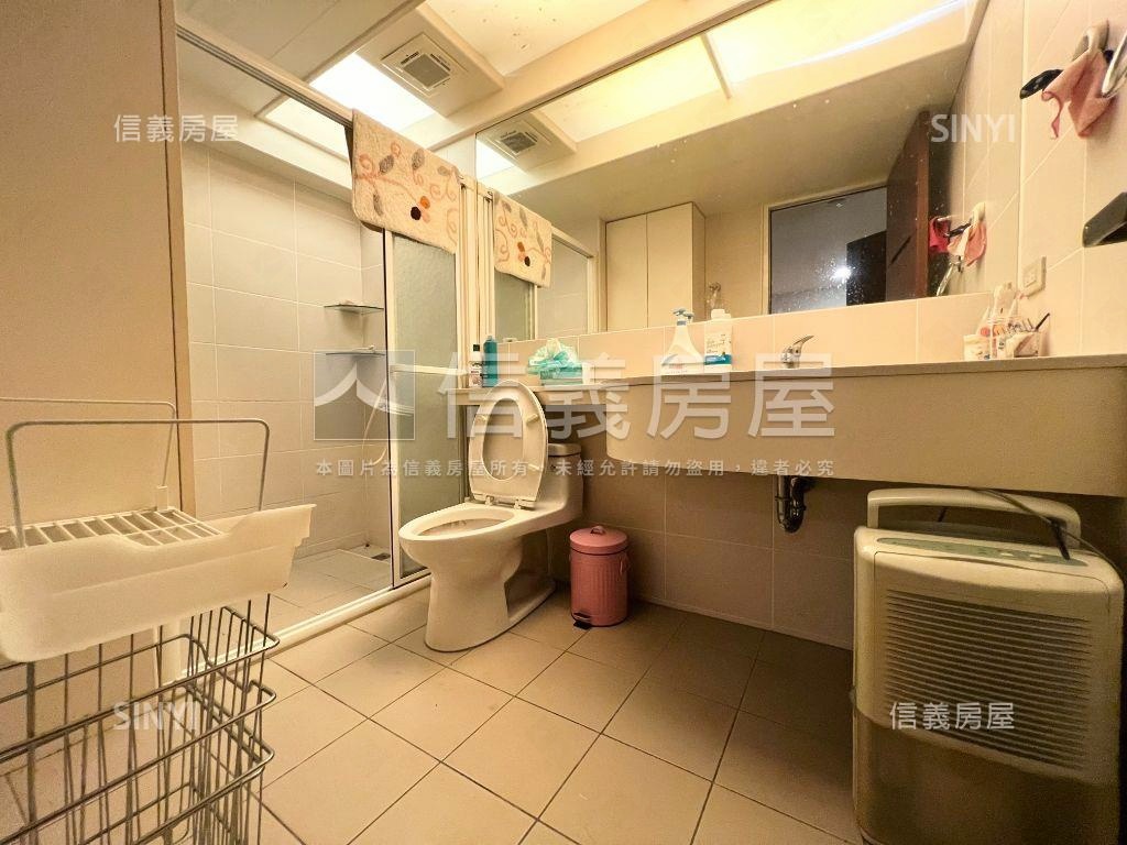 近捷運電梯４房坡平車位房屋室內格局與周邊環境